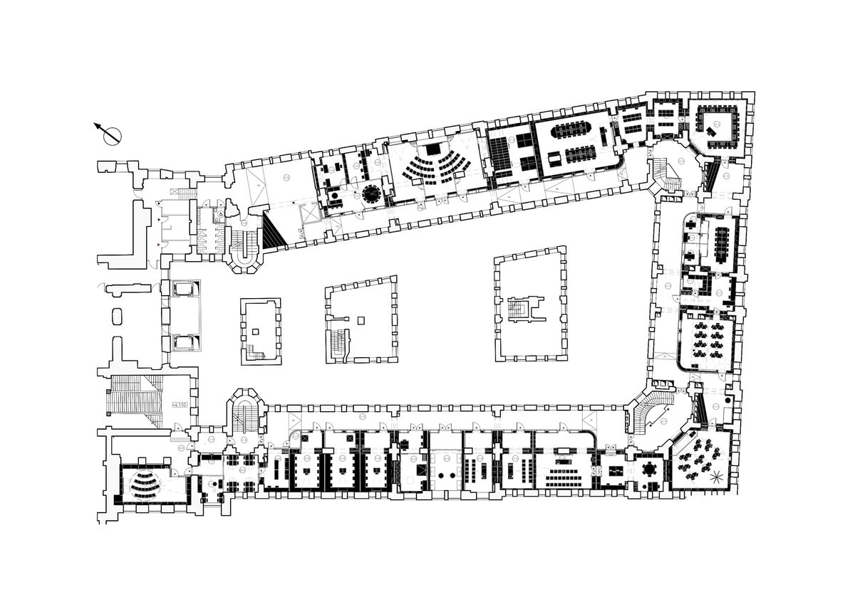 Floor plan of the laboratories around the museum courtyard with classroom and lecture hall layouts